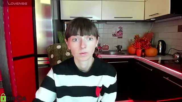 TayanaJons online show from 10/11/25, 06:56