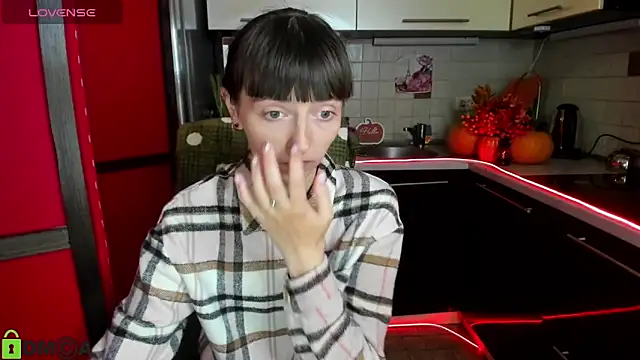 TayanaJons online show from 10/14/25, 07:09