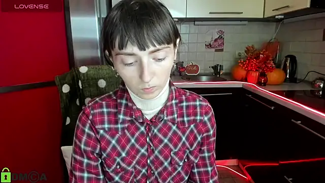 TayanaJons online show from 11/17/25, 07:58