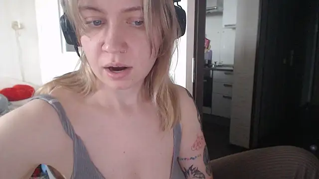 amanda kiss kiss online show from 03/02/25, 12:43