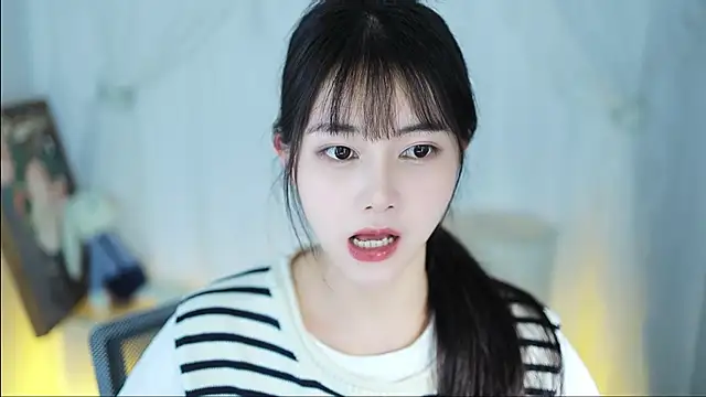 Snapshot of Judy520 chatting on 02/28/25, 03:26 Judy520 online show from 02/28/25, 03:26