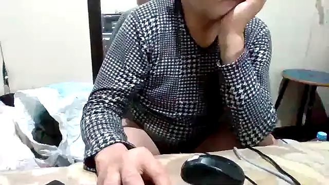 Snapshot of asira39 chatting on 11/12/25, 12:22 asira39 online show from 11/12/25, 12:22