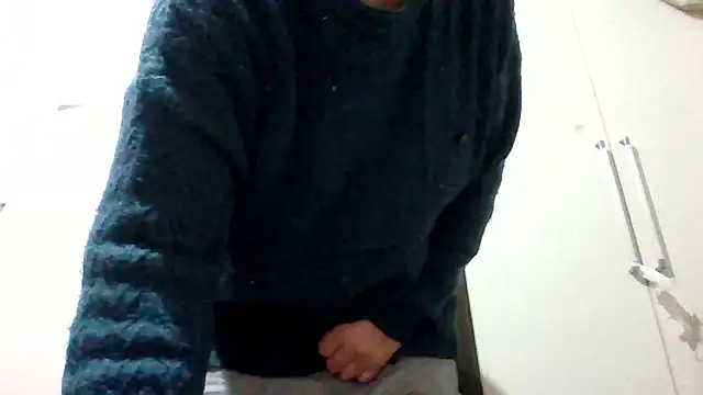 Snapshot of asira39 chatting on 12/04/25, 12:42 asira39 online show from 12/04/25, 12:42