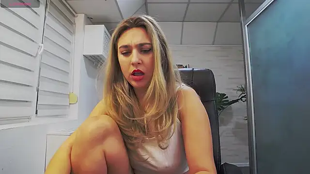 AvaBlue  online show from 02/06/25, 07:13