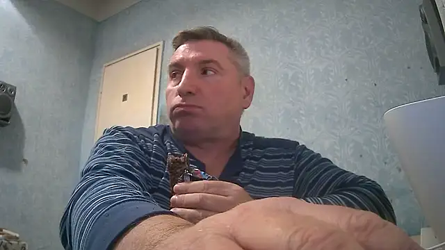 Snapshot of GYurmoka70 chatting on 10/08/25, 08:50 GYurmoka70 online show from 10/08/25, 08:50