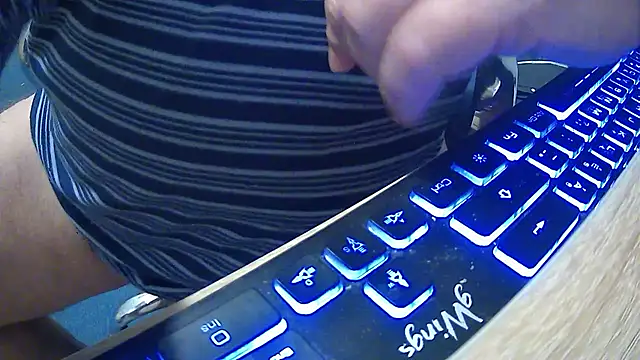 Snapshot of GYurmoka70 chatting on 12/14/25, 06:19 GYurmoka70 online show from 12/14/25, 06:19