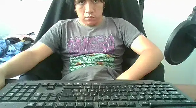 gianfranco1230 online show from 02/18/25, 06:58