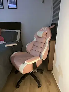 crystal bunny7 online show from 12/04/24, 03:26