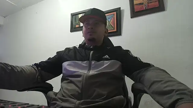 Snapshot of myke_andrade chatting on 09/18/25, 10:50 myke andrade online show from 09/18/25, 10:50