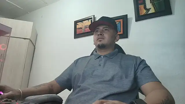 Snapshot of myke_andrade chatting on 11/01/25, 04:47 myke andrade online show from 11/01/25, 04:47