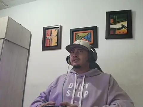 Snapshot of myke_andrade chatting on 01/06/26, 03:10 myke andrade online show from 01/06/26, 03:10