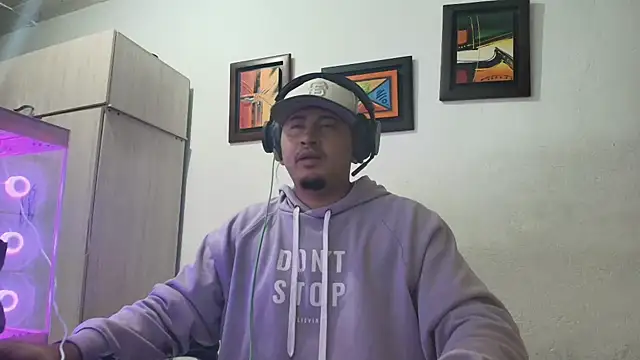 Snapshot of myke_andrade chatting on 01/07/26, 01:30 myke andrade online show from 01/07/26, 01:30