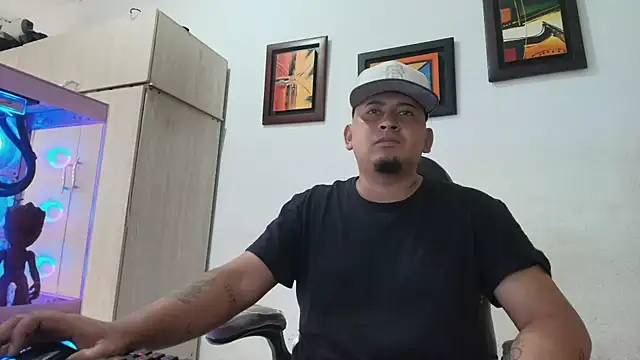 Snapshot of myke_andrade chatting on 01/13/26, 05:18 myke andrade online show from 01/13/26, 05:18