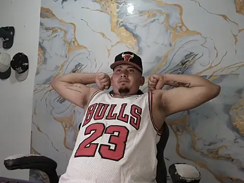 Snapshot of myke_andrade chatting on 02/12/26, 05:35 myke andrade online show from 02/12/26, 05:35