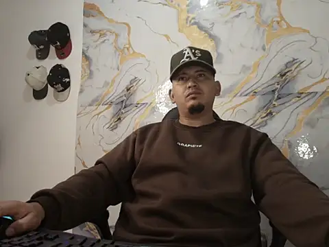 Snapshot of myke_andrade chatting on 02/14/26, 09:17 myke andrade online show from 02/14/26, 09:17