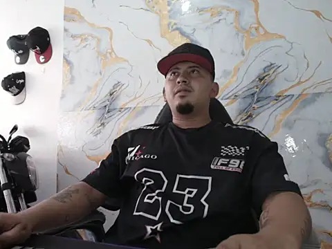 Snapshot of myke_andrade chatting on 02/18/26, 09:11 myke andrade online show from 02/18/26, 09:11