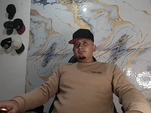 Snapshot of myke_andrade chatting on 02/27/26, 03:28 myke andrade online show from 02/27/26, 03:28