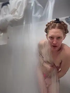 Snapshot of GoldenFlameGoddess chatting on 02/26/25, 08:33 GoldenFlameGoddess online show from 02/26/25, 08:33