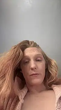 Snapshot of GoldenFlameGoddess chatting on 03/01/25, 05:05 GoldenFlameGoddess online show from 03/01/25, 05:05