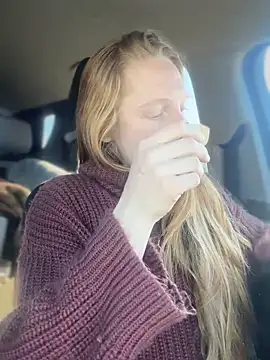 Snapshot of GoldenFlameGoddess chatting on 03/06/25, 10:58 GoldenFlameGoddess online show from 03/06/25, 10:58