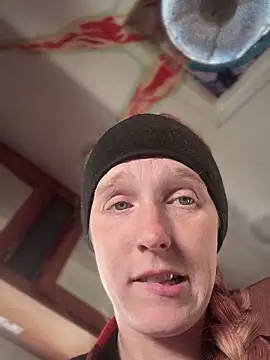 Snapshot of GoldenFlameGoddess chatting on 03/11/25, 09:26 GoldenFlameGoddess online show from 03/11/25, 09:26