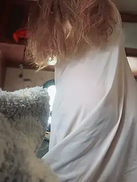 Snapshot of GoldenFlameGoddess chatting on 03/13/25, 06:01 GoldenFlameGoddess online show from 03/13/25, 06:01