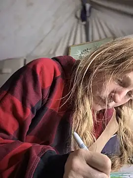 Snapshot of GoldenFlameGoddess chatting on 09/30/25, 02:27 GoldenFlameGoddess online show from 09/30/25, 02:27