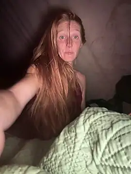 Snapshot of GoldenFlameGoddess chatting on 11/04/25, 01:38 GoldenFlameGoddess online show from 11/04/25, 01:38