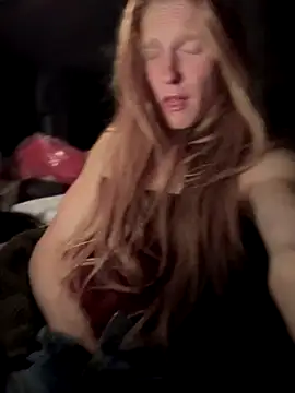 GoldenFlameGoddess online show from 12/02/25, 03:01