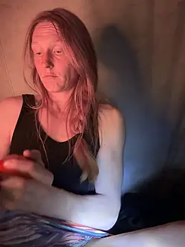 GoldenFlameGoddess online show from 04/05/26, 05:04