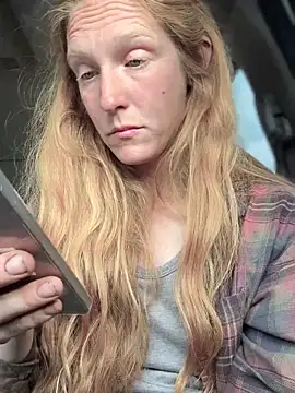 GoldenFlameGoddess online show from 04/10/26, 04:06