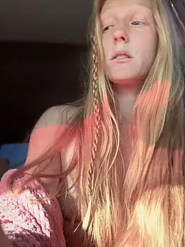 Snapshot of GoldenFlameGoddess chatting on 07/07/26, 02:32 GoldenFlameGoddess online show from 07/07/26, 02:32