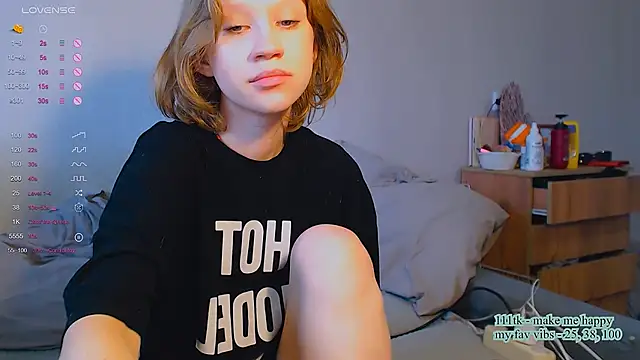 amelia lye online show from 05/14/26, 02:13