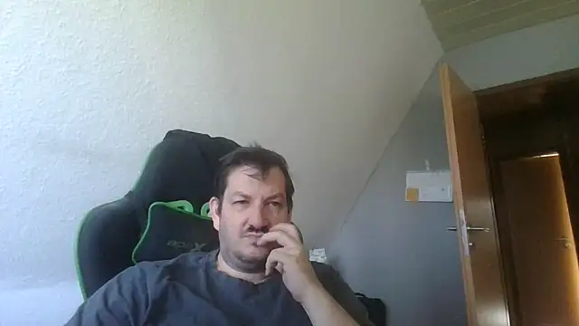 Golffahrer1982 online show from 09/22/25, 08:27