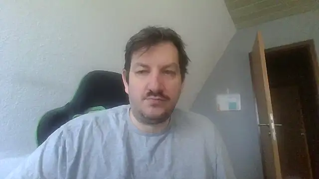 Golffahrer1982 online show from 10/30/25, 10:16