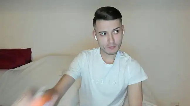 Snapshot of andboyfor6 chatting on 12/04/24, 12:14 andboyfor6 online show from 12/04/24, 12:14