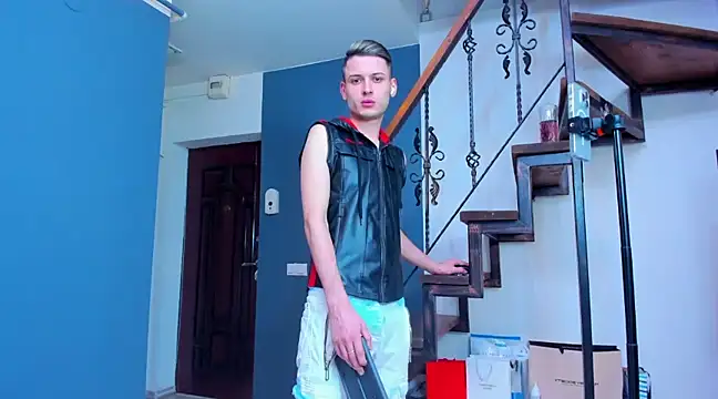 Snapshot of andboyfor6 chatting on 02/15/25, 08:54 andboyfor6 online show from 02/15/25, 08:54