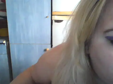 D Marinna online show from 12/15/25, 09:35