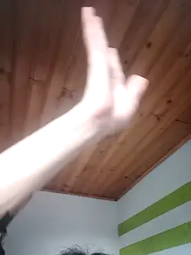 Snapshot of Victor-and-shelly chatting on 02/14/25, 05:57 Victor-and-shelly online show from 02/14/25, 05:57