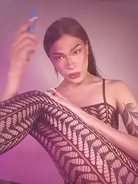 Snapshot of Victor-and-shelly chatting on 11/23/25, 05:51 Victor-and-shelly online show from 11/23/25, 05:51