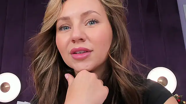 Snapshot of LilyRaisa chatting on 01/09/25, 09:27 LilyRaisa online show from 01/09/25, 09:27