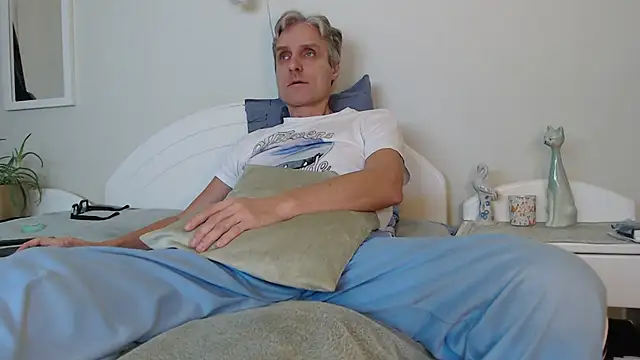 StrongBill online show from 01/04/25, 04:00