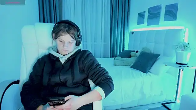 Kathlyn  Heath online show from 02/19/25, 06:43