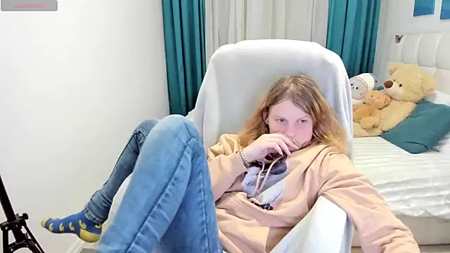 Kathlyn  Heath online show from 11/24/25, 07:24