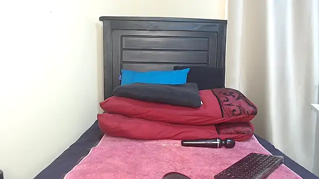 NIKKIE LOVE online show from 03/19/25, 07:40