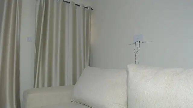 NIKKIE LOVE online show from 09/29/25, 09:58