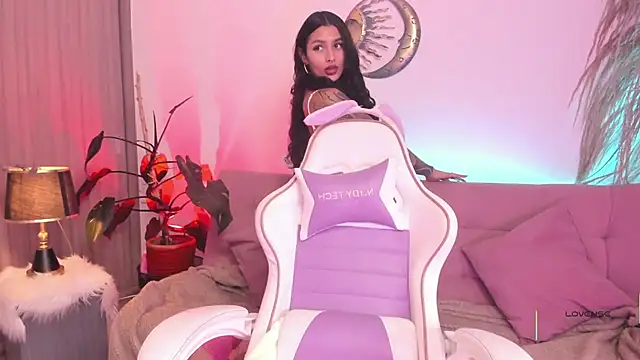 Anngel 1 online show from 12/19/25, 03:52