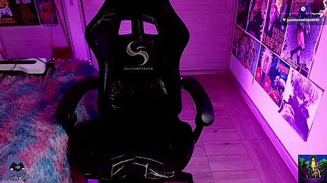 Snapshot of Emmachan19 chatting on 01/20/25, 12:15 Emmachan19 online show from 01/20/25, 12:15