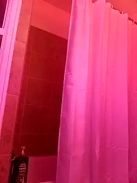 Snapshot of cammyquart chatting on 12/10/24, 04:45 cammyquart online show from 12/10/24, 04:45