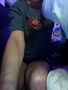 Snapshot of cammyquart chatting on 11/11/25, 12:21 cammyquart online show from 11/11/25, 12:21